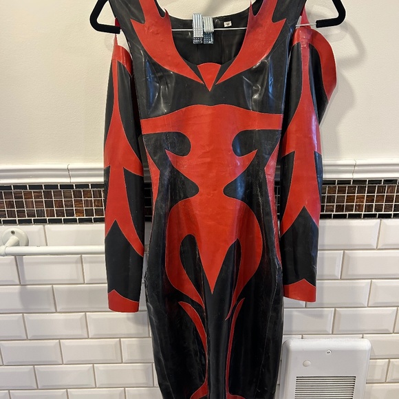 Dresses & Skirts - Latex Venom Dress